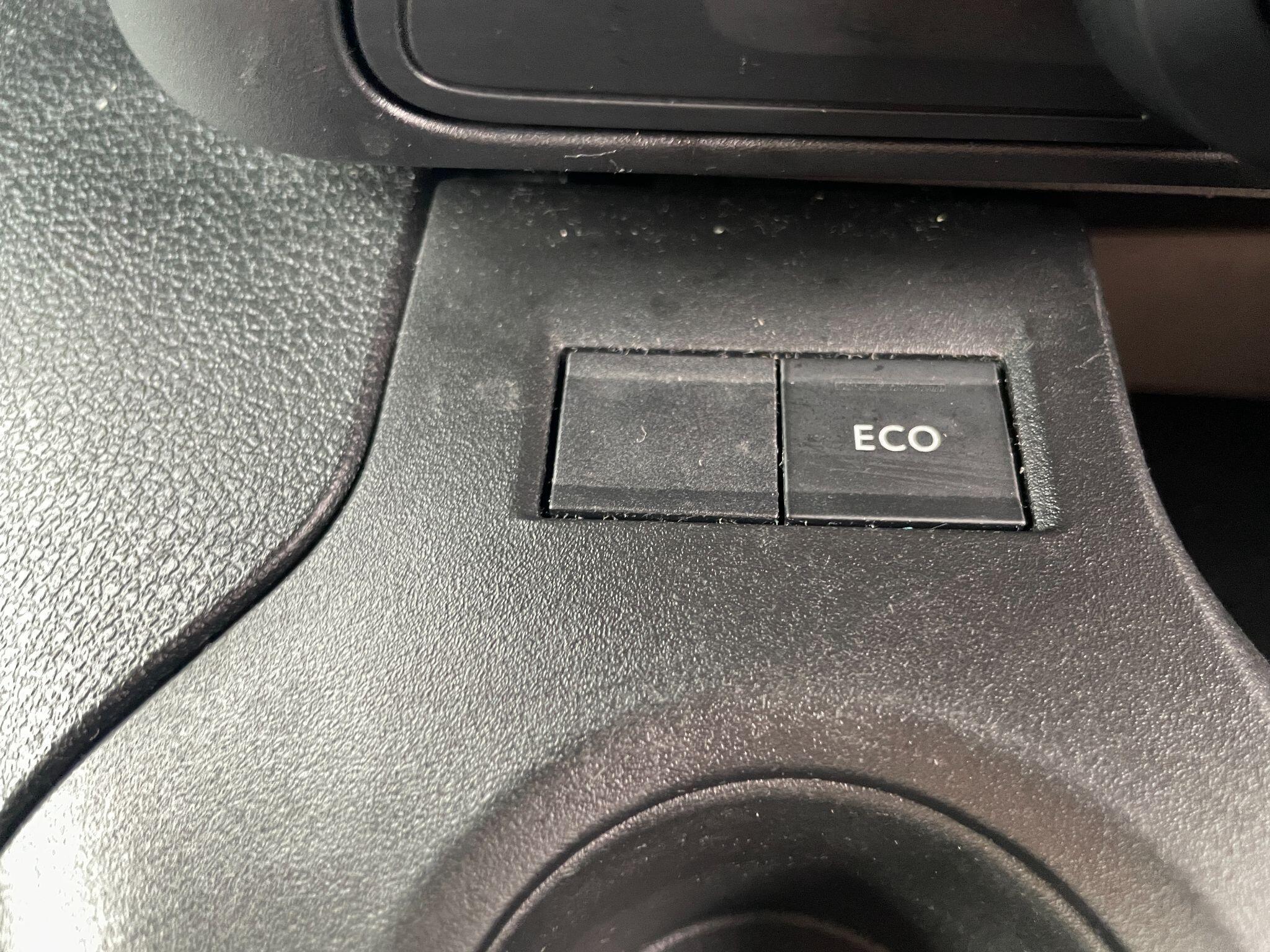 Vauxhall Combo - image 24